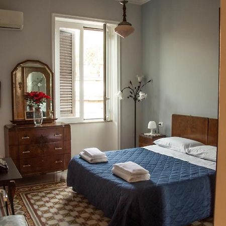 Battisti 18 Vintage Rooms Palermo Bagian luar foto